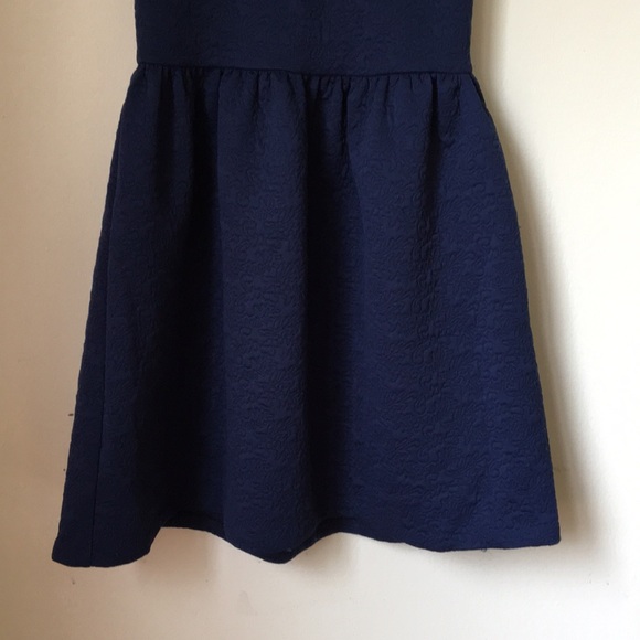 Pretty dress - Picture 3 of 7